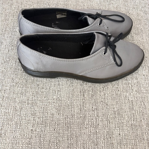 Dr. Martens Gray Canvas 2-Eye Lace Up Shoes AirWair Casual Oxford Size 8 - Picture 3 of 8